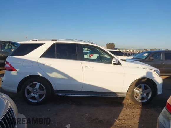 ✅ 2014 Mercedes-Benz M 350 • VIN: 4JGDA5JB8EA370282 • Lot: 43822406. Listed on IAAI with 113,779 mi. Free auction sales archive from the USA and detailed vehicle history report at DreamBid. Image 14.