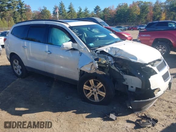 ✅ 2012 Chevrolet Traverse 2LT • VIN: 1GNKVJED3CJ341815 • Lot: 43411256. Wystawiony na IAAI z przebiegiem 166 483 mil. Bezpłatny archiwum sprzedaży aukcyjnych z USA i szczegółowy raport historii pojazdu na DreamBid. Zdjęcie 1.