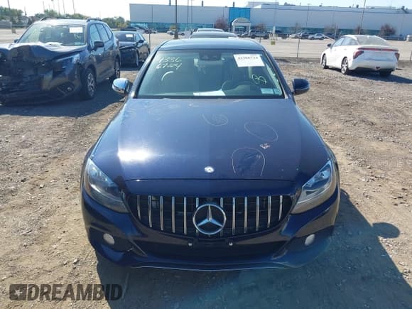 ✅ 2016 Mercedes-Benz C 300 Luxury • VIN: 55SWF4KB2GU132993 • Lot: 43366724. Wystawiony na IAAI z przebiegiem 74 850 mil. Bezpłatny archiwum sprzedaży aukcyjnych z USA i szczegółowy raport historii pojazdu na DreamBid. Zdjęcie 12.