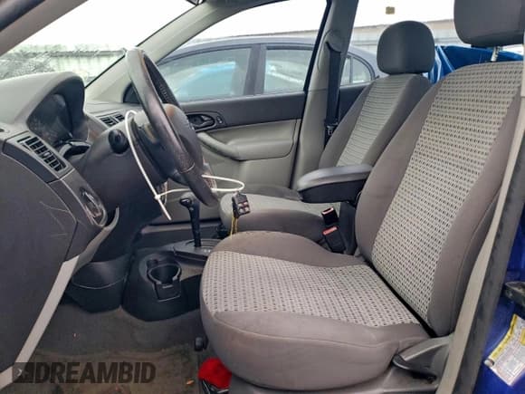 ✅ 2006 Ford Focus S • VIN: 1FAHP34N36W221836 • Lot: 92069465. Listed on Copart with 195,771 mi. Free auction sales archive from the USA and detailed vehicle history report at DreamBid. Image 7.
