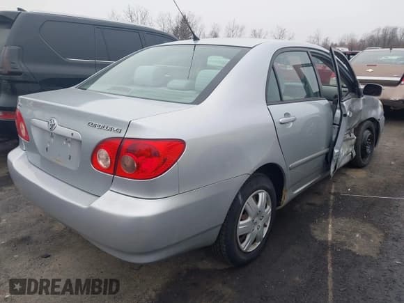 ✅ 2008 Toyota Corolla S • VIN: 1NXBR32E18Z971761 • Lot: 43696324. Wystawiony na IAAI z przebiegiem 131 801 mil. Bezpłatny archiwum sprzedaży aukcyjnych z USA i szczegółowy raport historii pojazdu na DreamBid. Zdjęcie 4.