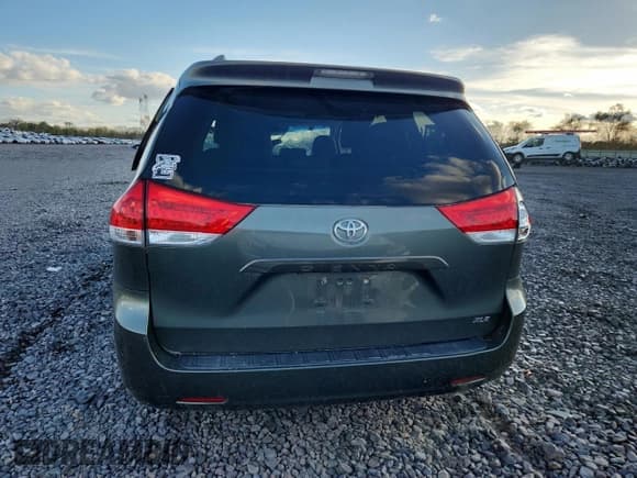 ✅ 2012 Toyota Sienna XLE • VIN: 5TDYK3DC6CS260407 • Lot: 90809425. Listed on Copart with 249,489 mi. Free auction sales archive from the USA and detailed vehicle history report at DreamBid. Image 6.
