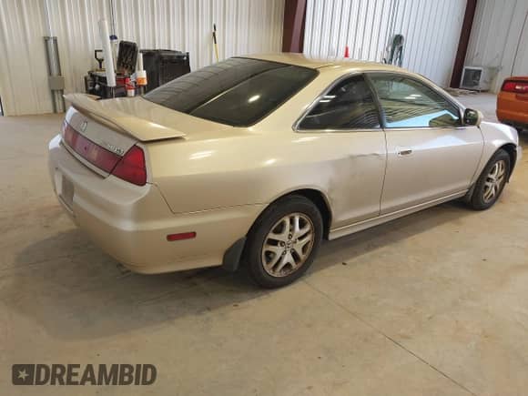 2001 Honda Accord EX с VIN 1HGCG225X1A015003, выставлен на аукционе IAAI как лот 41866796 с пробегом 196 000 миль миль и . История ставок и продаж доступна на DreamBid. Изображение 4.