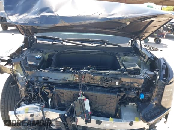 ✅ 2024 Kia EV9 Wind • VIN: KNDAFFS57R6033697 • Lot: 43137239. Wystawiony na IAAI z przebiegiem 20 351 mil. Bezpłatny archiwum sprzedaży aukcyjnych z USA i szczegółowy raport historii pojazdu na DreamBid. Zdjęcie 10.