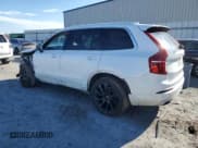 ✅ 2021 Volvo XC90 Momentum • VIN: YV4A221K1M1672530 • Lot: 43534275. Wystawiony na Copart z przebiegiem 64 527 mil. Bezpłatny archiwum sprzedaży aukcyjnych z USA i szczegółowy raport historii pojazdu na DreamBid. Zdjęcie 2.