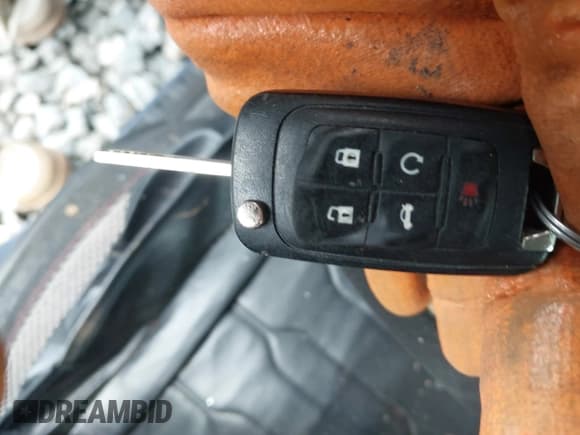 ✅ 2011 Chevrolet Equinox 2LT • VIN: 2CNFLPE53B6383551 • Lot: 43425366. Listed on IAAI with 228,429 mi. Free auction sales archive from the USA and detailed vehicle history report at DreamBid. Image 11.