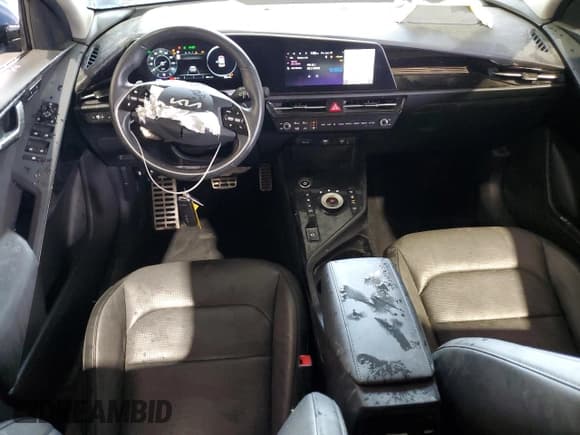 ✅ 2023 Kia Niro Wave • VIN: KNDCT3L11P5064202 • Lot: 62209545. Wystawiony na Copart z przebiegiem 35 214 mil. Bezpłatny archiwum sprzedaży aukcyjnych z USA i szczegółowy raport historii pojazdu na DreamBid. Zdjęcie 8.