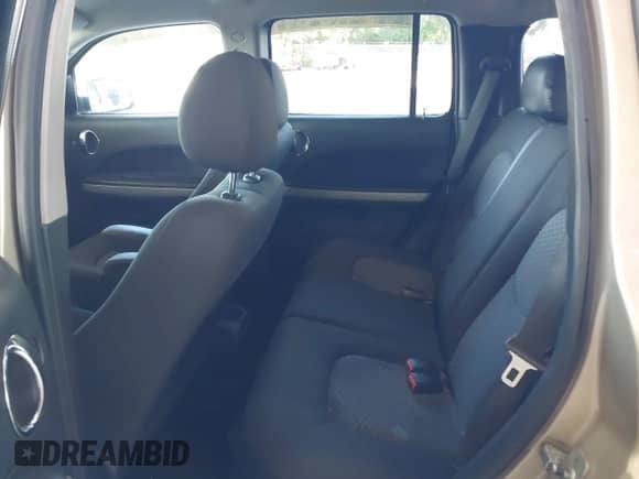 2007 Chevrolet HHR LS z VIN 3GNDA13DX7S571735, wystawiony jako IAAI lot #43500760 z przebiegiem 265 491 mil mil oraz . Historia ofert i sprzedaży dostępna na DreamBid. Obrazek 8.