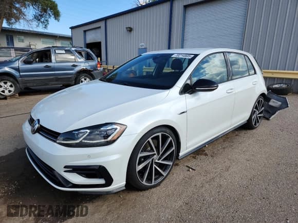 ✅ 2018 Volkswagen Golf R • VIN: WVWVF7AU2JW093245 • Lot: 70214805. Listed on Copart with 85,543 mi. Free auction sales archive from the USA and detailed vehicle history report at DreamBid. Image 1.