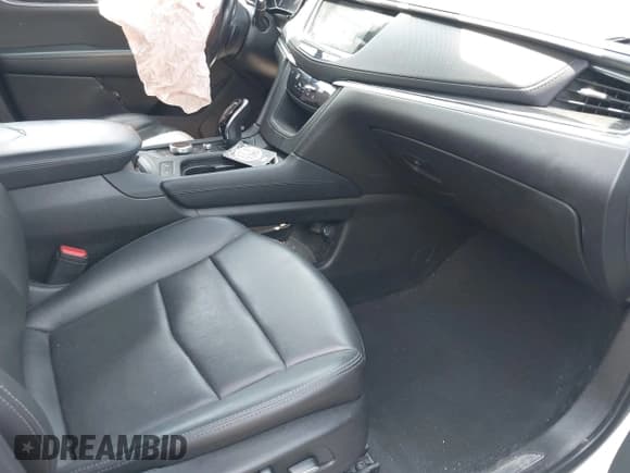 ✅ 2020 Cadillac XT5 Premium Luxury FWD • VIN: 1GYKNCRS0LZ144108 • Lot: 42758934. Wystawiony na IAAI z przebiegiem 28 737 mil. Bezpłatny archiwum sprzedaży aukcyjnych z USA i szczegółowy raport historii pojazdu na DreamBid. Zdjęcie 5.