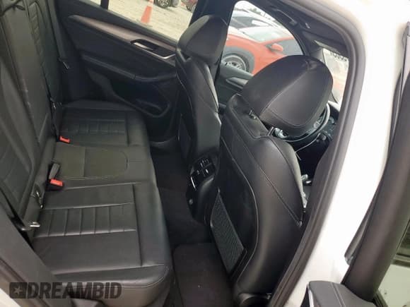 ✅ 2018 BMW X3 M40i • VIN: 5UXTS3C51J0Y97426 • Lot: 84173505. Wystawiony na Copart z przebiegiem 75 599 mil. Bezpłatny archiwum sprzedaży aukcyjnych z USA i szczegółowy raport historii pojazdu na DreamBid. Zdjęcie 10.