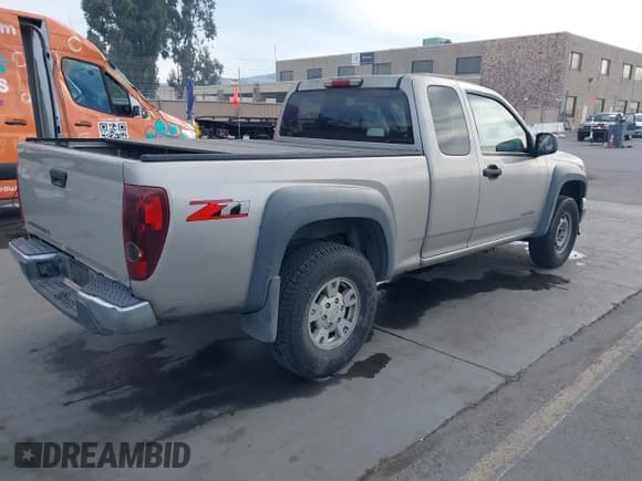 ✅ 2005 Chevrolet Colorado LS Z71 • VIN: 1GCDS196258147874 • Лот: 43682711. Опубликован ранее на IAAI с пробегом 269 103 миль. Бесплатный доступ к архиву аукционных продаж из США и подробный отчёт об истории автомобиля на DreamBid. Изображение 4.