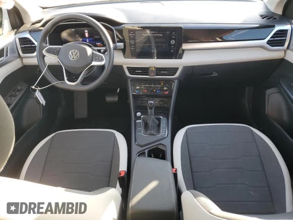 ✅ 2025 Volkswagen Taos SE • VIN: 3VVSC7B22SM044946 • Лот: 92532525. Опубликован ранее на Copart с пробегом 9 639 миль. Бесплатный доступ к архиву аукционных продаж из США и подробный отчёт об истории автомобиля на DreamBid. Изображение 8.