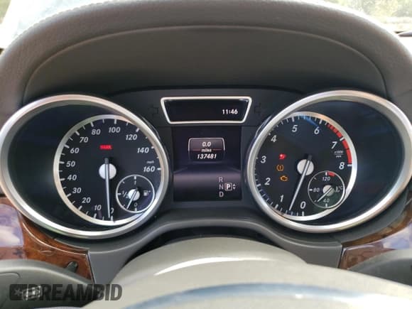 ✅ 2015 Mercedes-Benz GL 550 • VIN: 4JGDF7DE4FA569379 • Lot: 82446615. Wystawiony na Copart z przebiegiem 137 481 mil. Bezpłatny archiwum sprzedaży aukcyjnych z USA i szczegółowy raport historii pojazdu na DreamBid. Zdjęcie 9.