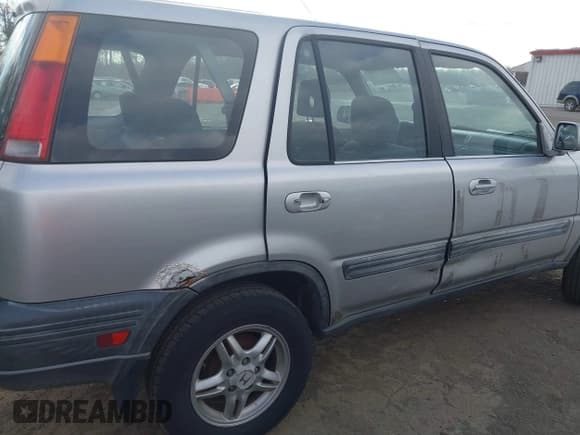 ✅ 1999 Honda CR-V EX • VIN: JHLRD1868XC018557 • Lot: 43699143. Wystawiony na IAAI z przebiegiem 213 222 mil. Bezpłatny archiwum sprzedaży aukcyjnych z USA i szczegółowy raport historii pojazdu na DreamBid. Zdjęcie 6.