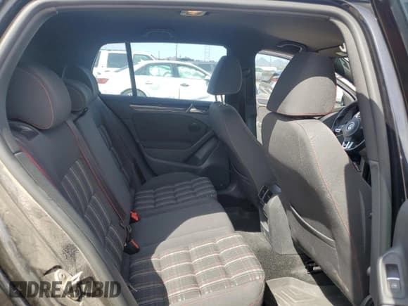 ✅ 2013 Volkswagen Golf GTI Wolfsburg Edition • VIN: WVWHV7AJXDW128608 • Lot: 51327895. Wystawiony na Copart z przebiegiem 137 962 mil. Bezpłatny archiwum sprzedaży aukcyjnych z USA i szczegółowy raport historii pojazdu na DreamBid. Zdjęcie 10.