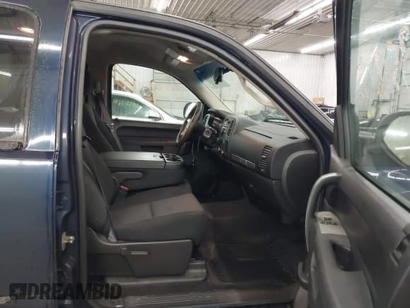 ✅ 2011 Chevrolet Silverado 1500 LT • VIN: 1GCPKSE35BF172550 • Lot: 43512735. Wystawiony na IAAI z przebiegiem 206 316 mil. Bezpłatny archiwum sprzedaży aukcyjnych z USA i szczegółowy raport historii pojazdu na DreamBid. Zdjęcie 5.