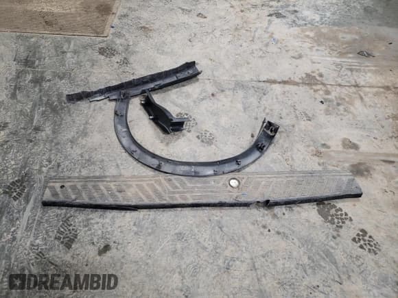 ✅ 2020 Ford Transit Cargo • VIN: 1FTBR2C84LKB69488 • Lot: 86911014. Listed on Copart with 104,004 mi. Free auction sales archive from the USA and detailed vehicle history report at DreamBid. Image 12.