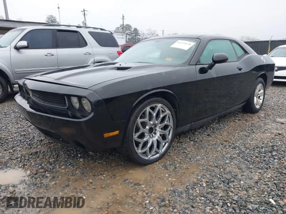 ✅ 2014 Dodge Challenger SXT • VIN: 2C3CDYAG9EH112010 • Lot: 41439520. Wystawiony na IAAI z przebiegiem 254 982 mil. Bezpłatny archiwum sprzedaży aukcyjnych z USA i szczegółowy raport historii pojazdu na DreamBid. Zdjęcie 18.