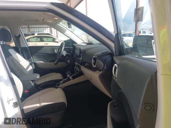 ✅ 2021 Hyundai Venue SEL • VIN: KMHRC8A34MU125454 • Lot: 41116294. Listed on IAAI with 44,772 mi. Free auction sales archive from the USA and detailed vehicle history report at DreamBid. Image 5.