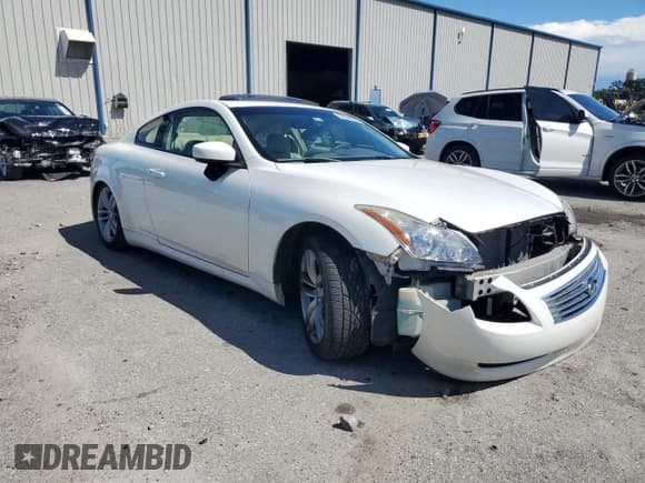 ✅ 2009 Infiniti G37 Journey • VIN: JNKCV64E09M603087 • Lot: 82398905. Wystawiony na Copart z przebiegiem 297 167 mil. Bezpłatny archiwum sprzedaży aukcyjnych z USA i szczegółowy raport historii pojazdu na DreamBid. Zdjęcie 4.