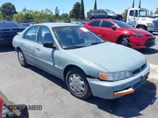 1996 Honda Accord LX с VIN 1HGCD5634TA137359, выставлен на аукционе IAAI как лот 42683307 с пробегом 228 614 миль миль и . История ставок и продаж доступна на DreamBid. Изображение 1.