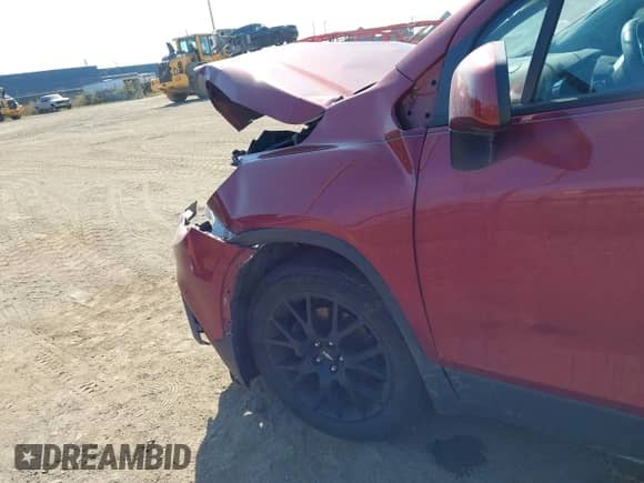 2021 Chevrolet Trax LT z VIN KL7CJLSB1MB324480, wystawiony jako IAAI lot #43222826 z przebiegiem 91 008 mil mil oraz . Historia ofert i sprzedaży dostępna na DreamBid. Obrazek 6.