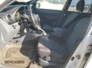 ✅ 2001 Toyota RAV4 • VIN: JTEHH20V310125493 • Лот: 84205965. Опубликован ранее на Copart с пробегом 141 873 миль. Бесплатный доступ к архиву аукционных продаж из США и подробный отчёт об истории автомобиля на DreamBid. Изображение 7.