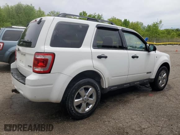 ✅ 2008 Ford Escape XLT • VIN: 1FMCU93128KB92284 • Лот: 58542515. Опубликован ранее на Copart с пробегом 106 612 миль. Бесплатный доступ к архиву аукционных продаж из США и подробный отчёт об истории автомобиля на DreamBid. Изображение 3.