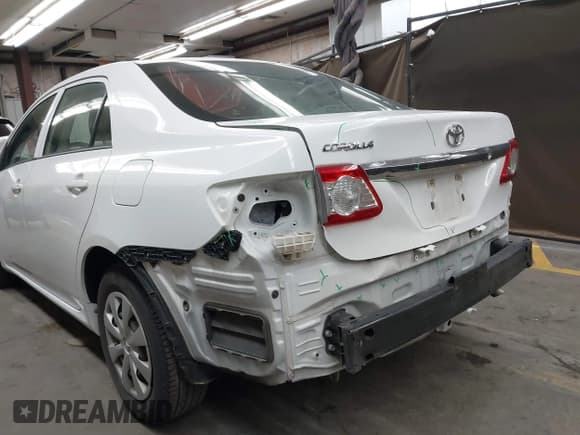 ✅ 2013 Toyota Corolla LE • VIN: JTDBU4EE2DJ123226 • Lot: 43739331. Listed on IAAI with 110,611 mi. Free auction sales archive from the USA and detailed vehicle history report at DreamBid. Image 6.