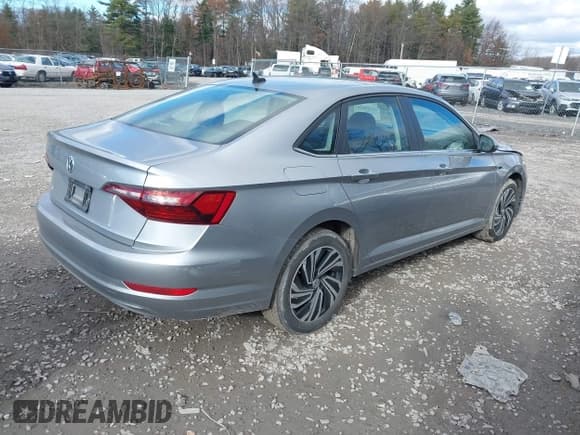 ✅ 2020 Volkswagen Jetta SEL • VIN: 3VWEB7BU5LM069712 • Lot: 43689028. Listed on IAAI with 59,128 mi. Free auction sales archive from the USA and detailed vehicle history report at DreamBid. Image 4.