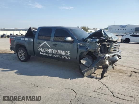 ✅ 2012 GMC Sierra 1500 SLE • VIN: 3GTP2VE72CG105909 • Лот: 81972245. Опубликован ранее на Copart с пробегом 202 483 миль. Бесплатный доступ к архиву аукционных продаж из США и подробный отчёт об истории автомобиля на DreamBid. Изображение 4.