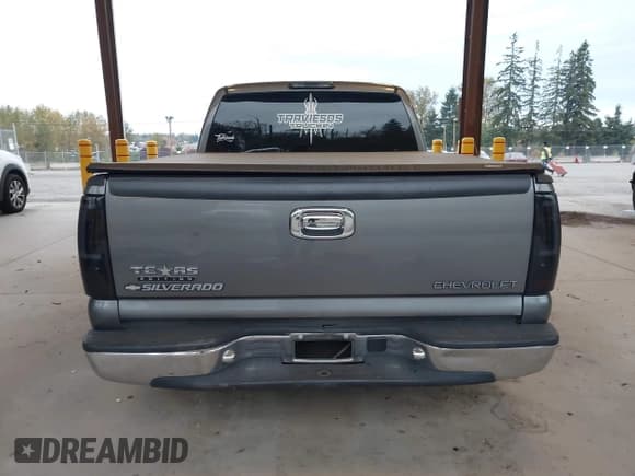 ✅ 2000 Chevrolet Silverado 1500 • VIN: 2GCEC19VXY1199043 • Лот: 43520503. Опубликован ранее на IAAI с пробегом 213 347 миль. Бесплатный доступ к архиву аукционных продаж из США и подробный отчёт об истории автомобиля на DreamBid. Изображение 17.