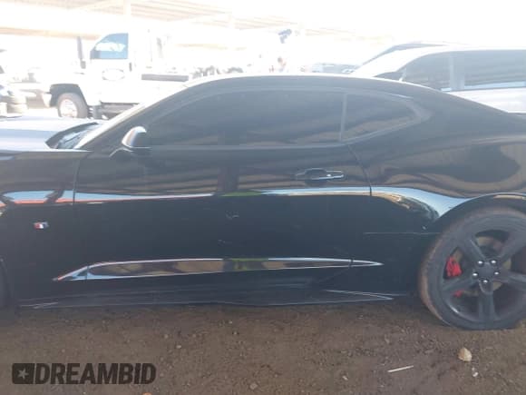 ✅ 2019 Chevrolet Camaro 2SS • VIN: 1G1FG1R72K0117201 • Lot: 43155749. Listed on IAAI with 37,582 mi. Free auction sales archive from the USA and detailed vehicle history report at DreamBid. Image 15.