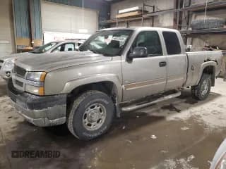 ✅ 2003 Chevrolet Silverado 2500HD • VIN: 1GCHK29UX3E315149 • Lot: 45813435. Wystawiony na Copart z przebiegiem 244 790 mil. Bezpłatny archiwum sprzedaży aukcyjnych z USA i szczegółowy raport historii pojazdu na DreamBid. Zdjęcie 1.