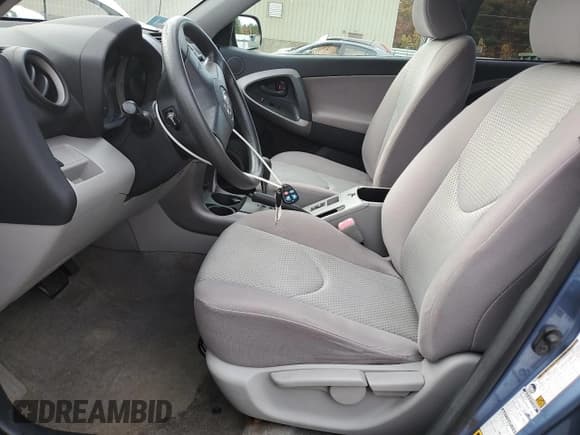 ✅ 2008 Toyota RAV4 • VIN: JTMBK33V185062226 • Лот: 89665445. Опубликован ранее на Copart с пробегом 178 173 миль. Бесплатный доступ к архиву аукционных продаж из США и подробный отчёт об истории автомобиля на DreamBid. Изображение 7.