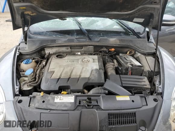 ✅ 2014 Volkswagen Beetle 2.0L TDI • VIN: 3VWJL7AT2EM647028 • Лот: 55155265. Опубликован ранее на Copart с пробегом Не указан. Бесплатный доступ к архиву аукционных продаж из США и подробный отчёт об истории автомобиля на DreamBid. Изображение 11.