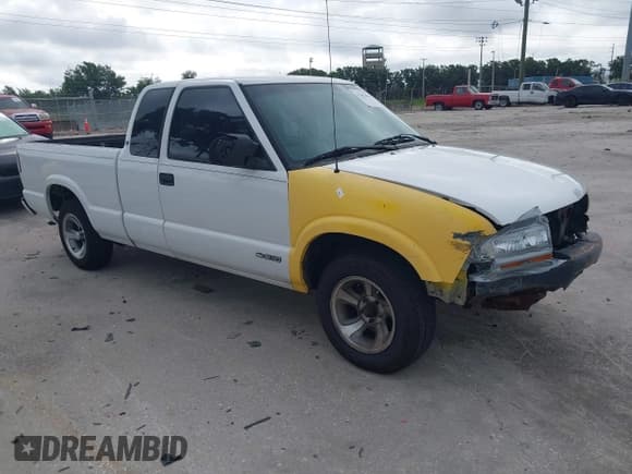 ✅ 2001 Chevrolet S-10 • VIN: 1GCCS195718116889 • Лот: 42425896. Опубликован ранее на IAAI с пробегом 183 917 миль. Бесплатный доступ к архиву аукционных продаж из США и подробный отчёт об истории автомобиля на DreamBid. Изображение 1.