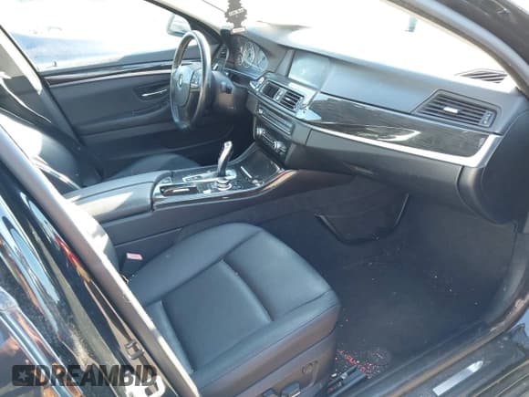 ✅ 2013 BMW 5 Series 528i xDrive • VIN: WBAXH5C57DD111829 • Lot: 43928316. Wystawiony na IAAI z przebiegiem 134 712 mil. Bezpłatny archiwum sprzedaży aukcyjnych z USA i szczegółowy raport historii pojazdu na DreamBid. Zdjęcie 5.