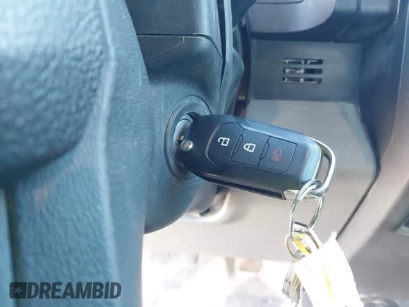 ✅ 2017 Ford F-250 XLT • VIN: 1FT7X2B61HEF18222 • Лот: 43143376. Опубликован ранее на IAAI с пробегом 126 604 миль. Бесплатный доступ к архиву аукционных продаж из США и подробный отчёт об истории автомобиля на DreamBid. Изображение 11.