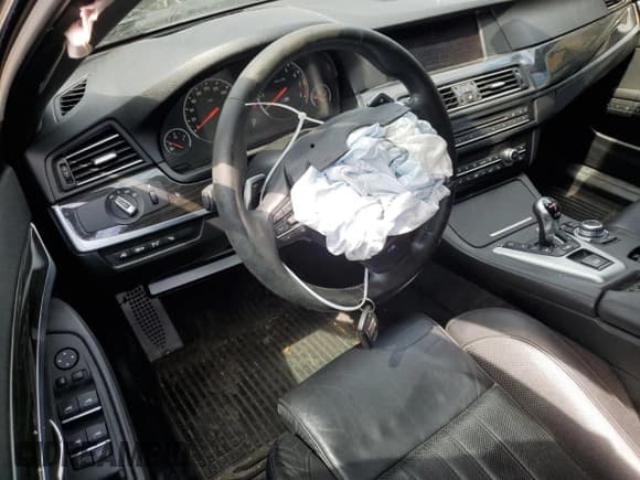 ✅ 2013 BMW M5 • VIN: WBSFV9C50DD096291 • Lot: 69560444. Listed on Copart with 85,723 mi. Free auction sales archive from the USA and detailed vehicle history report at DreamBid. Image 8.