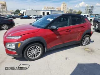 ✅ 2020 Hyundai Kona SEL • VIN: KM8K22AA0LU412501 • Лот: 84465125. Опубликован ранее на Copart с пробегом 108 993 миль. Бесплатный доступ к архиву аукционных продаж из США и подробный отчёт об истории автомобиля на DreamBid. Изображение 1.