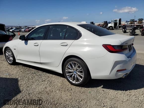 ✅ 2023 BMW 3 Series 330e • VIN: 3MW39FF06P8C94403 • Lot: 72075205. Listed on Copart with 22,399 mi. Free auction sales archive from the USA and detailed vehicle history report at DreamBid. Image 2.