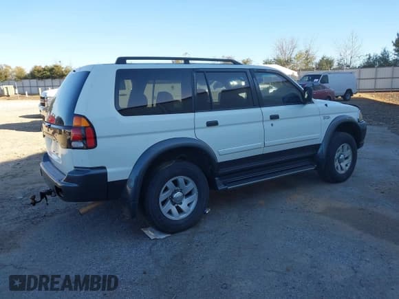 ✅ 2001 Mitsubishi Montero Sport XLS • VIN: JA4LS31H51P012452 • Lot: 43651182. Wystawiony na IAAI z przebiegiem 179 024 mil. Bezpłatny archiwum sprzedaży aukcyjnych z USA i szczegółowy raport historii pojazdu na DreamBid. Zdjęcie 4.