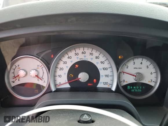 2005 Dodge Dakota SLT z VIN 1D7HW48K45S263060, wystawiony jako Copart lot #62115274 z przebiegiem 187 696 mil mil oraz Czysty tytuł • Clean title. Historia ofert i sprzedaży dostępna na DreamBid. Obrazek 9.