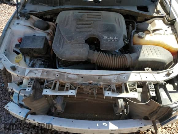 2019 Dodge Charger SXT z VIN 2C3CDXBG3KH664106, wystawiony jako Copart lot #70497245 z przebiegiem 94 874 mil mil oraz Szkoda całkowita • Salvage title. Historia ofert i sprzedaży dostępna na DreamBid. Obrazek 11.