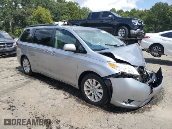 ✅ 2011 Toyota Sienna XLE • VIN: 5TDYK3DC4BS005091 • Лот: 71254215. Опубликован ранее на Copart с пробегом 200 121 миль. Бесплатный доступ к архиву аукционных продаж из США и подробный отчёт об истории автомобиля на DreamBid. Изображение 4.