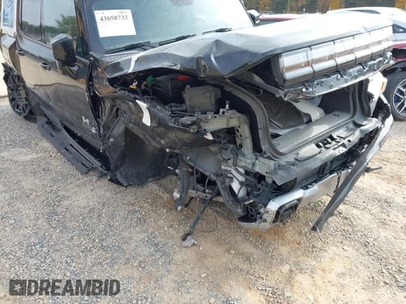 ✅ 2024 GMC Hummer EV 2X • VIN: 1GKB0NDE0RU109550 • Лот: 43658733. Опубликован ранее на IAAI с пробегом 5 426 миль. Бесплатный доступ к архиву аукционных продаж из США и подробный отчёт об истории автомобиля на DreamBid. Изображение 6.