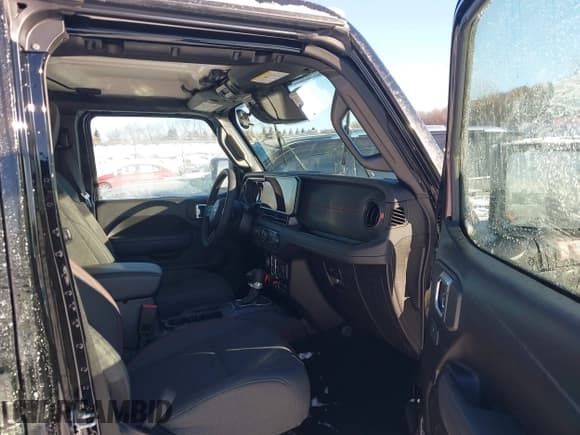 ✅ 2025 Jeep Wrangler Rubicon • VIN: 1C4PJXFN4SW663983 • Lot: 43821052. Listed on IAAI with 4,345 mi. Free auction sales archive from the USA and detailed vehicle history report at DreamBid. Image 5.