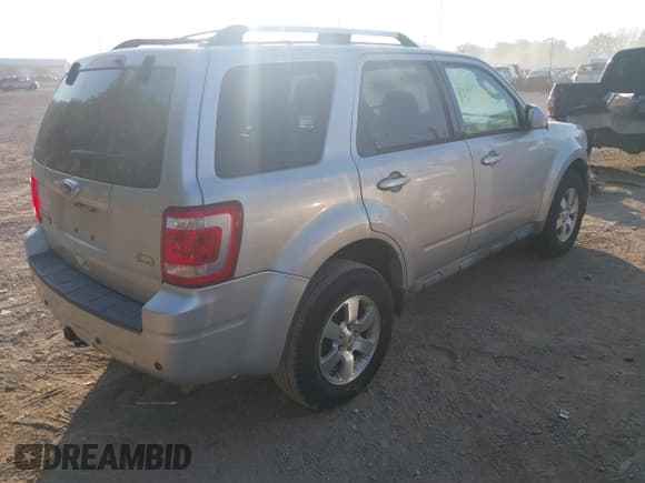 ✅ 2010 Ford Escape Limited • VIN: 1FMCU0EG5AKA05302 • Lot: 43270925. Listed on IAAI with Not provided. Free auction sales archive from the USA and detailed vehicle history report at DreamBid. Image 4.